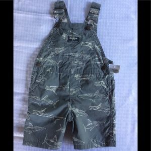 🦈 Oshkosh 🐋 Overalls Size 18M